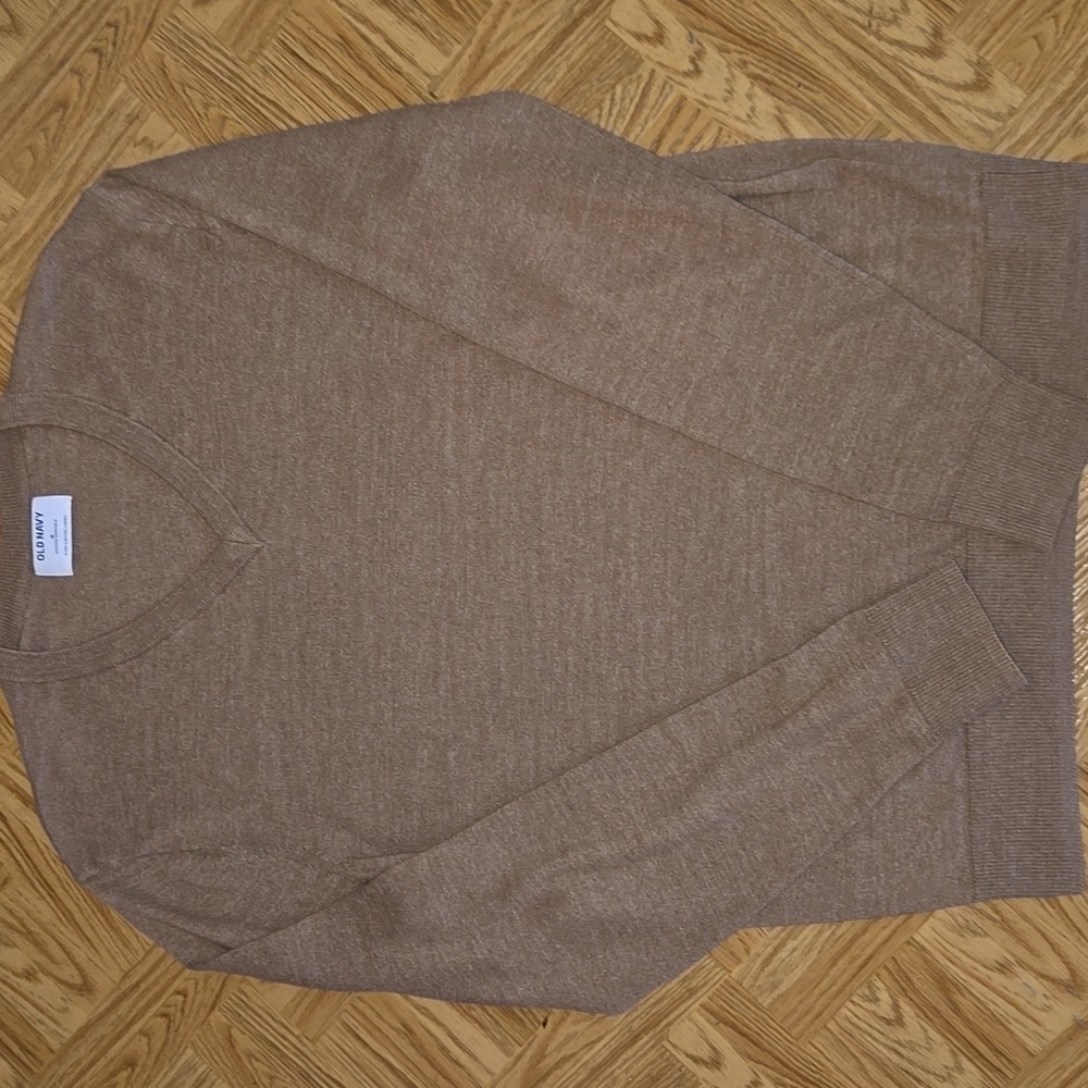 Old Navy Men's Tan V-Neck Sweater